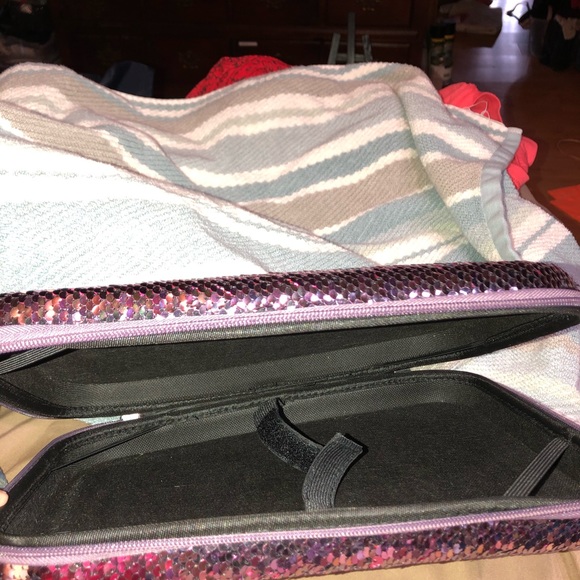 Purple sequined semi hard large makeup carry case - Picture 9 of 12